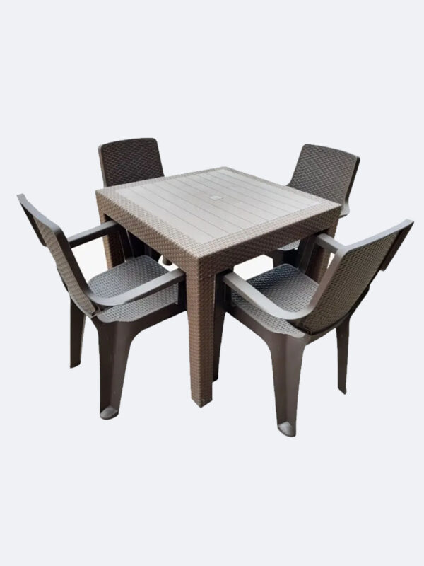 Juego De 4 Sillas+Mesa Plastica Cuadrada Desarmable Laraplas Estilo Ratan Marron